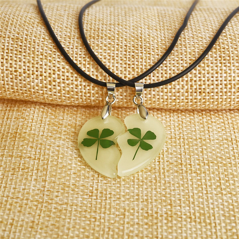 Clover Luminous Couple Necklaces Heart Shape Pendant Natural Dried Flower Glow In The Dark Jewelry