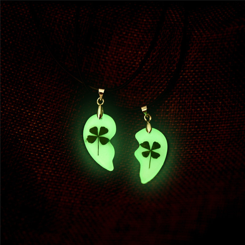 Clover Luminous Couple Necklaces Heart Shape Pendant Natural Dried Flower Glow In The Dark Jewelry